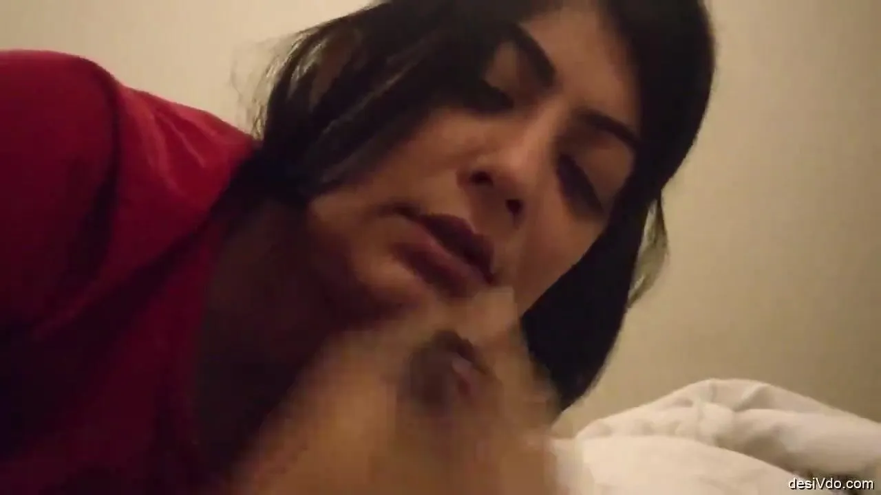 Desi married nri bhabhi enjoying dick of a stranger and getting cum