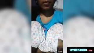 Indian girl making her own pissing video for lover