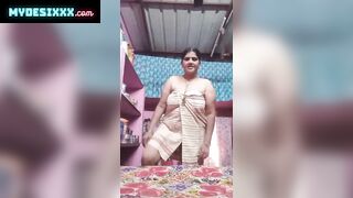 Mature bhabhi showing ass and hairy pussy