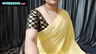 Bhabhi in yellow saree stripchat public show