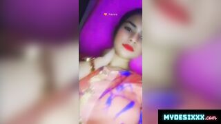 Desi girl showing boobs and pussy