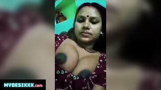 Horny bhabhi showing her dark black nipples