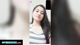 Hot girl doing masturbation on live show