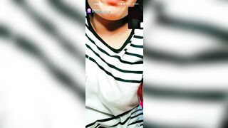 Live show mai boobs ko dabaate hue apni chut ragadti slim ladki