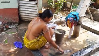 Village bhabhi outdoor nude bath video