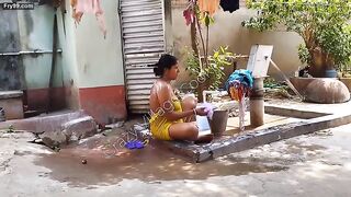 Village bhabhi outdoor nude bath video