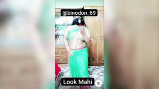 Sexy bhabhi streep her saree on live cam then doing hard masturbation