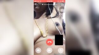 Mallu housewife doing sex chat on videocall with her lover