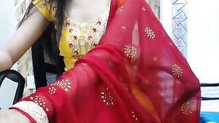 Hot desi girl in salwar suit showing her boobs