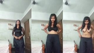 Cute indian girl showing her nude sexy body