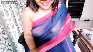 Indian super sexy bhabhi fucking by dildo