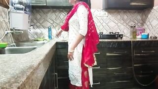 I want to fuck my stepmother he is a very horny woman hindi porn