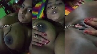 Bengali sexy boudi boob showing